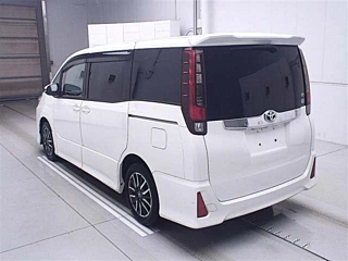 TOYOTA NOAH 2015