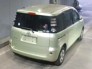 TOYOTA SIENTA 2010