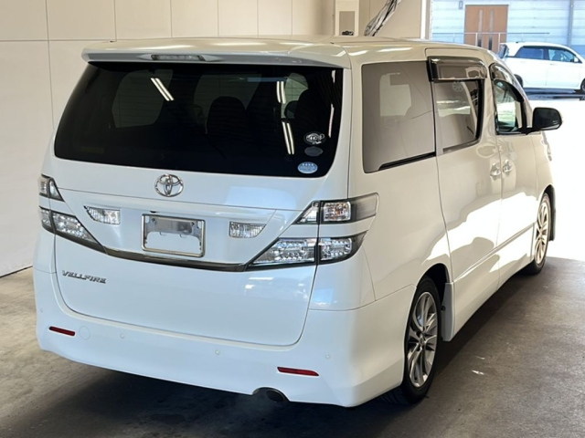 TOYOTA VELLFIRE 2010