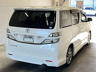TOYOTA VELLFIRE 2010