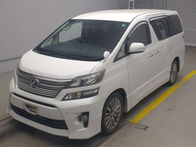 TOYOTA VELLFIRE 2013