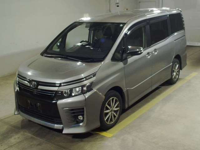 TOYOTA VOXY 2016