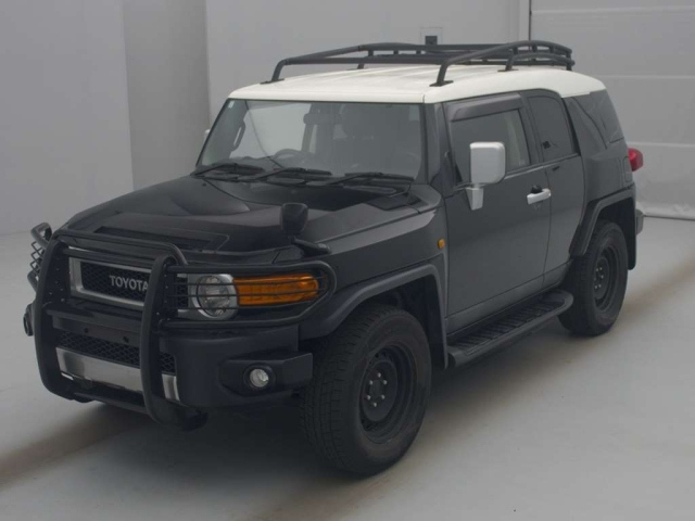TOYOTA FJ CRUISER 2011