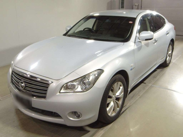NISSAN FUGA 2014