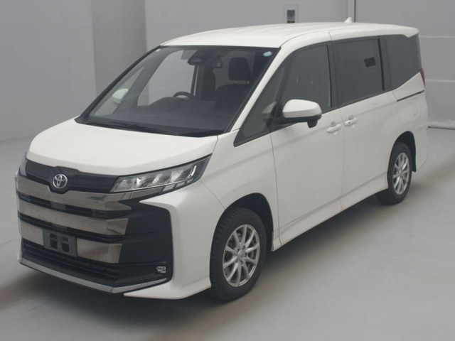 TOYOTA NOAH 2023
