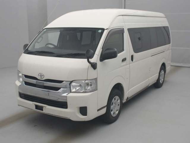 TOYOTA HIACE VAN 2020
