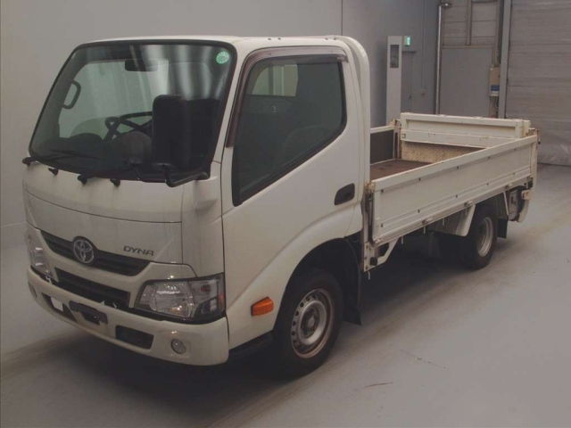 TOYOTA DYNA 2020