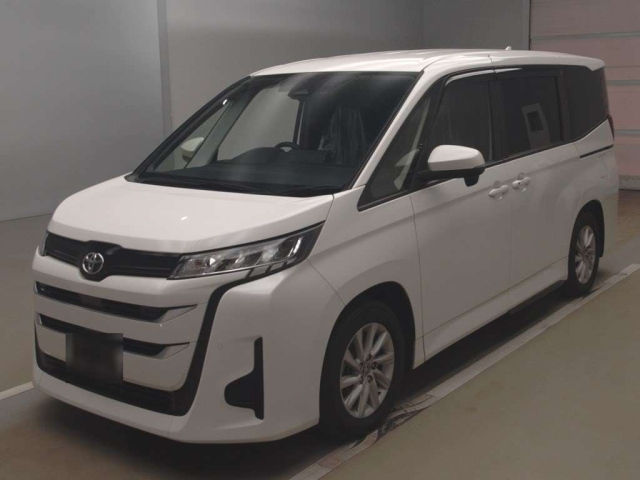TOYOTA NOAH 2022
