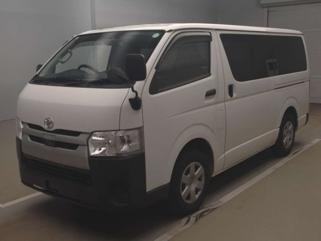 TOYOTA HIACE VAN 2020