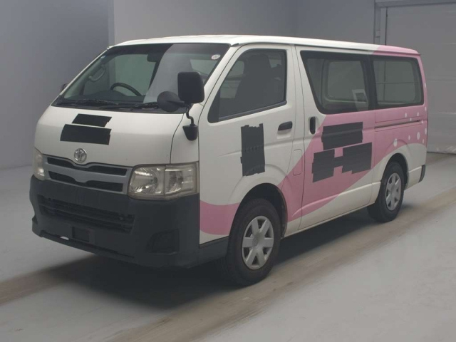 TOYOTA HIACE VAN 2011