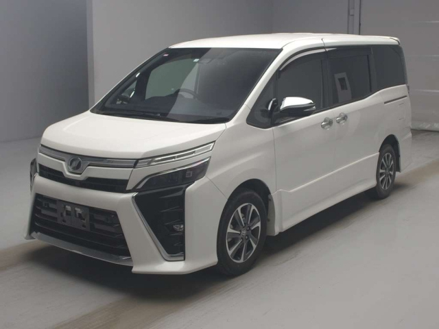 TOYOTA VOXY 2020