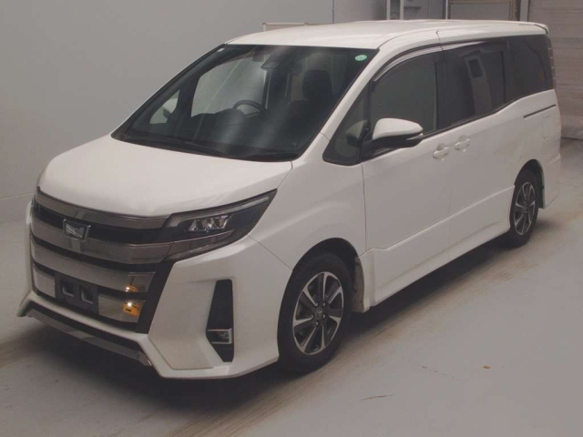 TOYOTA NOAH 2017