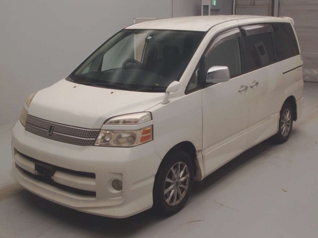 TOYOTA VOXY 2006