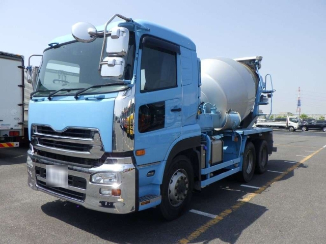 NISSAN QUON