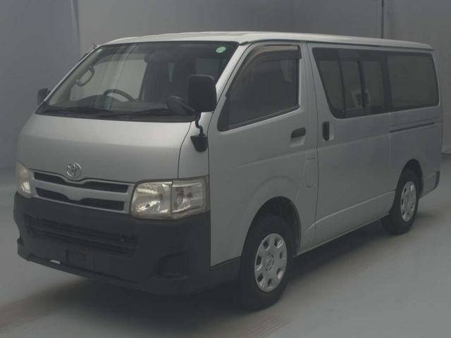 TOYOTA REGIUS ACE VAN 2010