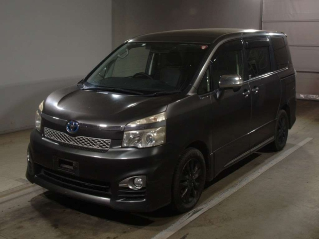 TOYOTA VOXY 2012