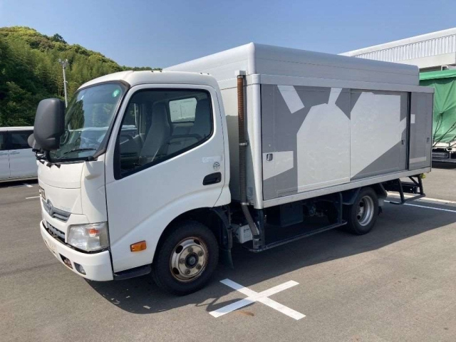 TOYOTA DYNA 2015