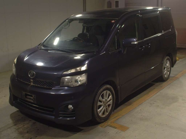 TOYOTA VOXY 2012