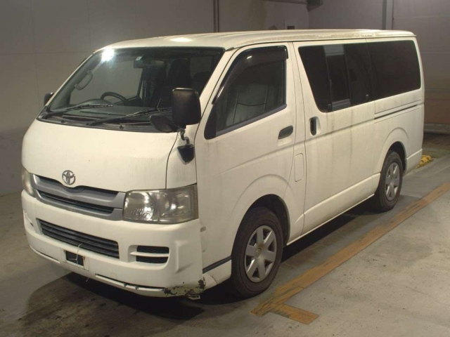 TOYOTA HIACE VAN 2009