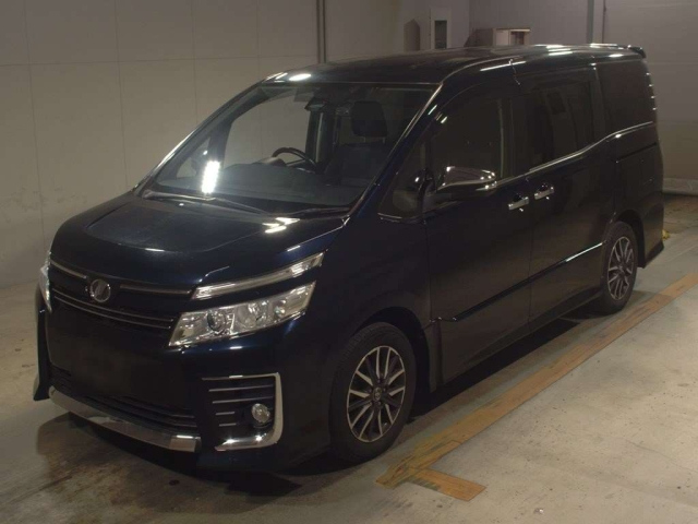 TOYOTA VOXY 2016