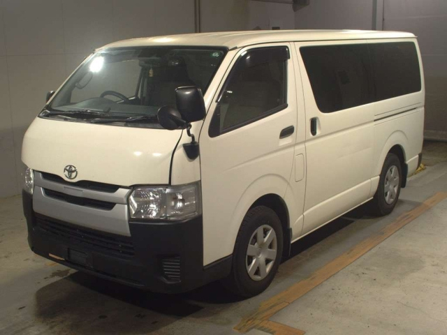 TOYOTA HIACE VAN 2019