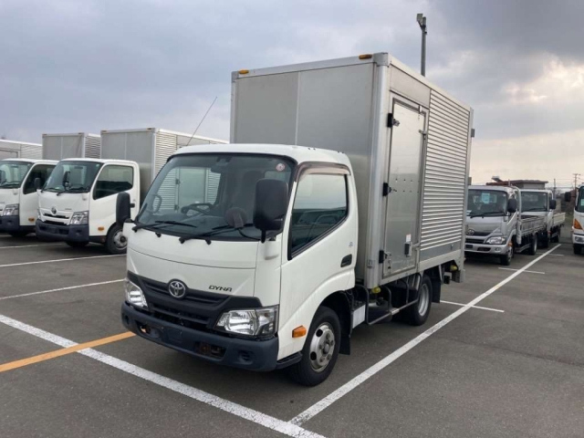 TOYOTA DYNA 2018
