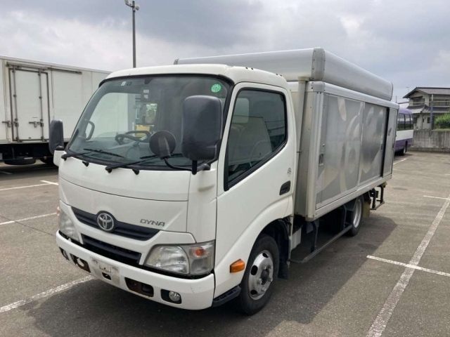 TOYOTA DYNA 2015
