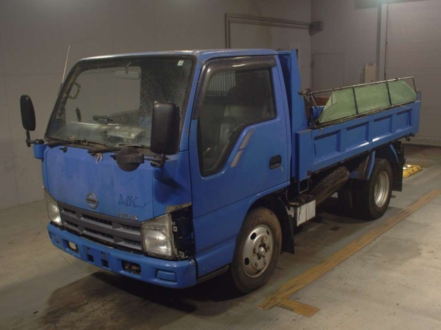 NISSAN ATLAS 2008