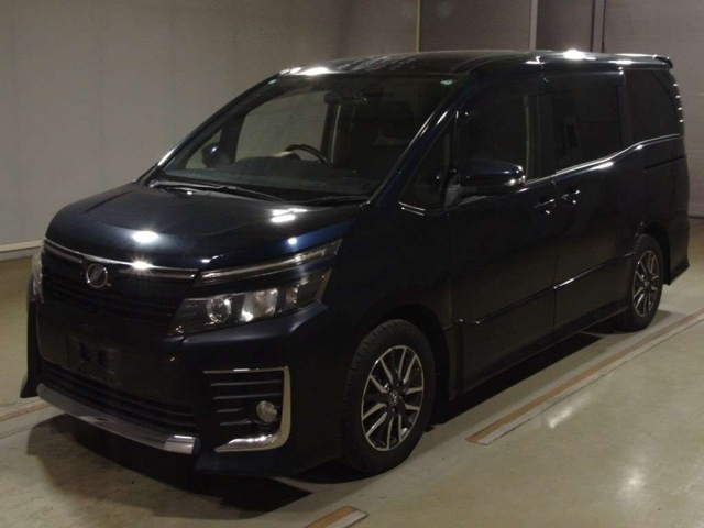 TOYOTA VOXY 2014
