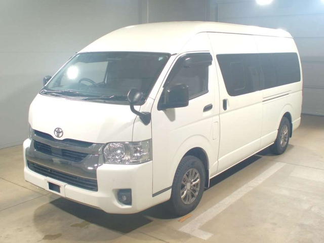 TOYOTA HIACE VAN 2022