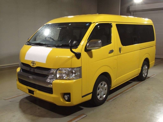 TOYOTA HIACE 2020
