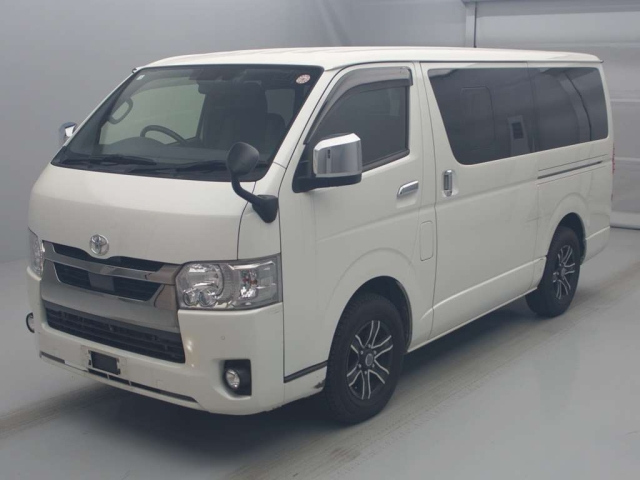 TOYOTA HIACE VAN 2022