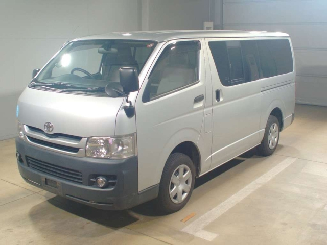 TOYOTA REGIUS ACE VAN