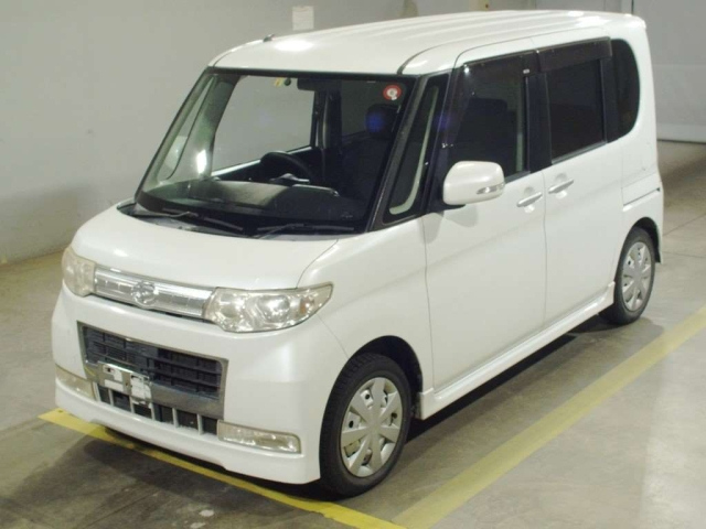 DAIHATSU TANTO 2008