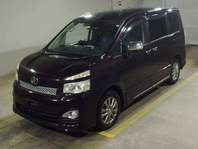 TOYOTA VOXY 2012
