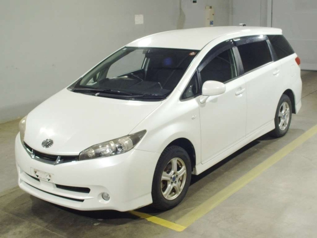 TOYOTA WISH 2011