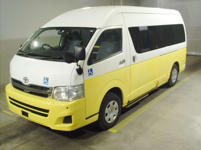 TOYOTA HIACE 2011