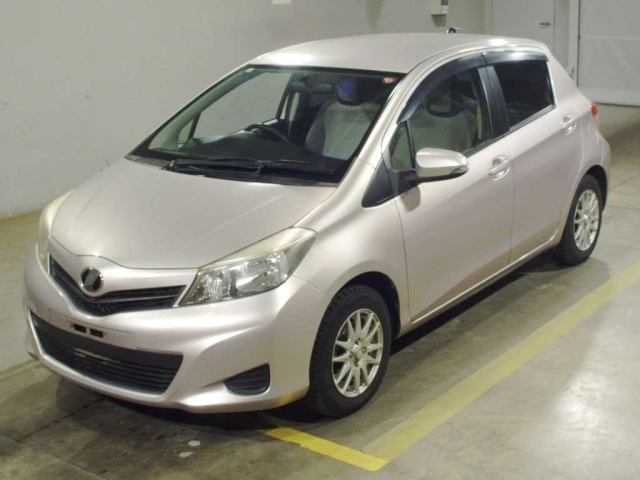 TOYOTA VITZ 2012