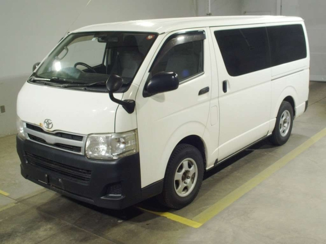TOYOTA REGIUS ACE VAN 2011