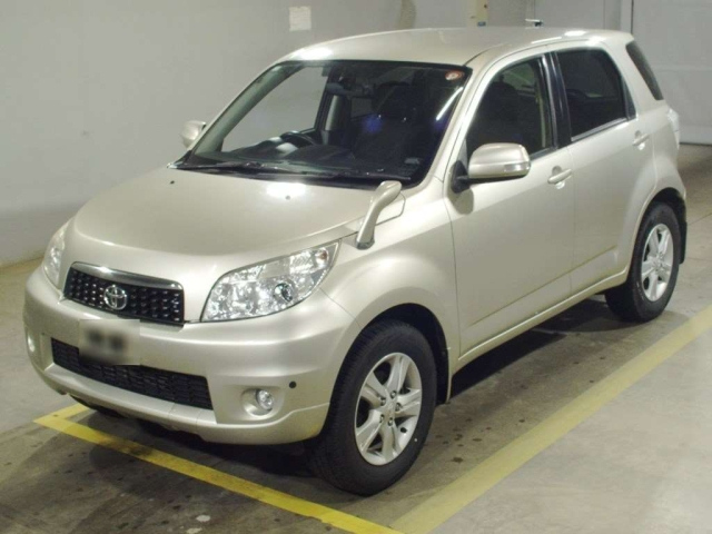 TOYOTA RUSH