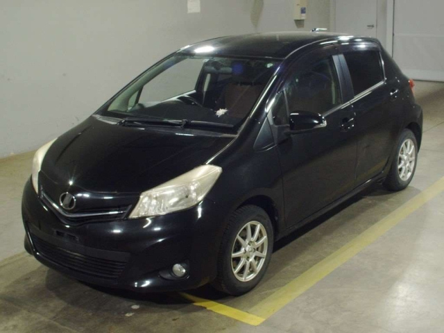 TOYOTA VITZ 2011