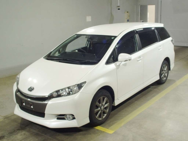 TOYOTA WISH 2013