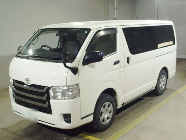 TOYOTA HIACE VAN 2016