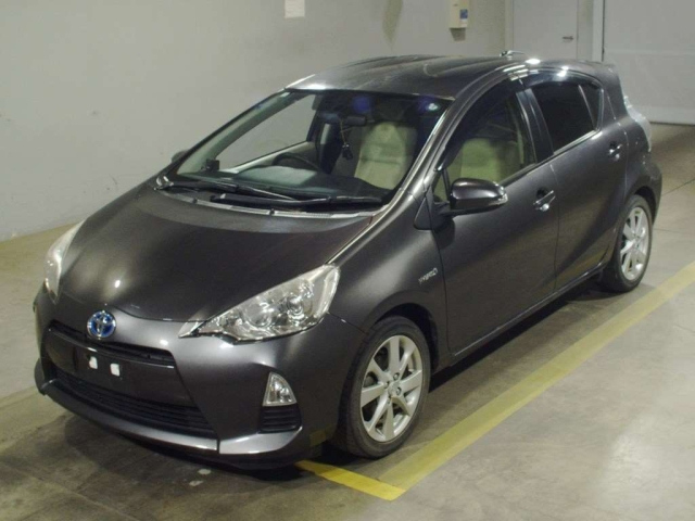 TOYOTA AQUA 2012