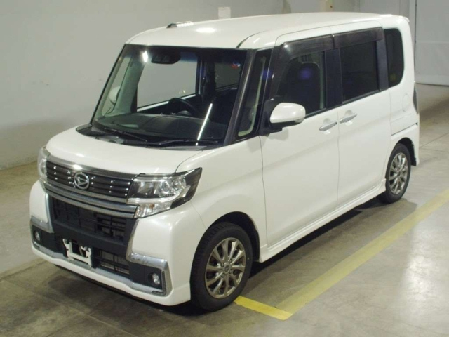 DAIHATSU TANTO 2018