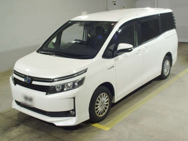 TOYOTA VOXY 2014