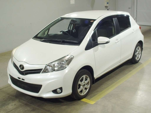 TOYOTA VITZ 2012