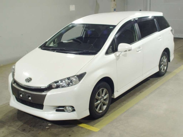 TOYOTA WISH 2013