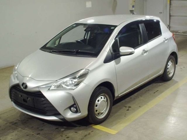 TOYOTA VITZ 2020