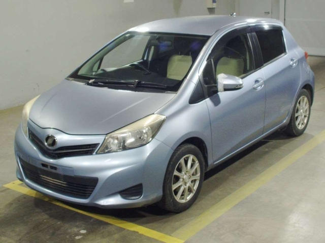 TOYOTA VITZ 2011
